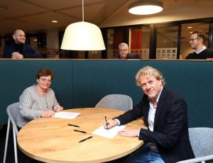 Ondertekening in december 2020 van het convenant tussen SUN Nissewaard en de Gemeente.